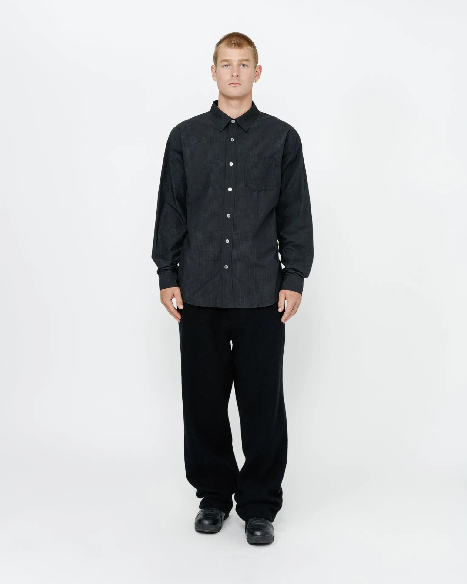 KLASSISCHES LS-SHIRT SPRÜHGEFÄRBT